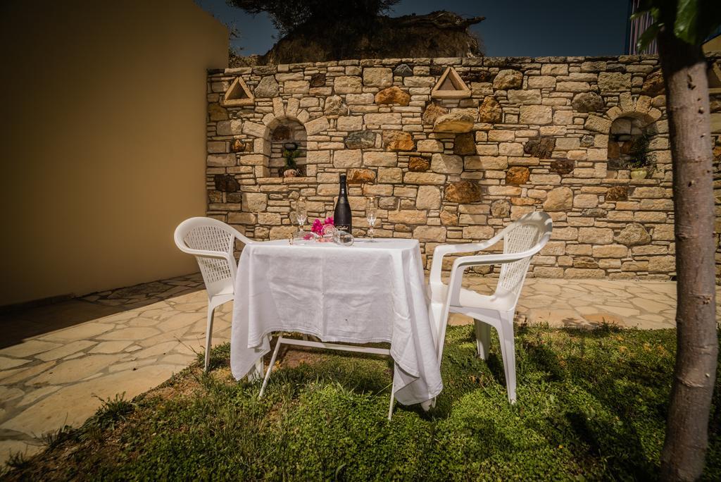 Bodikos Villas&Apartments Pitsidia Exterior foto